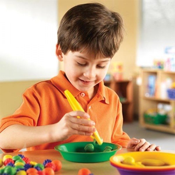 04 LEARNING RESOURCES Jumbo Tweezers (Single Unit- Random Colour)